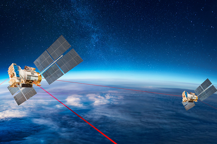 Spiegelverkippungssysteme für Satelliten